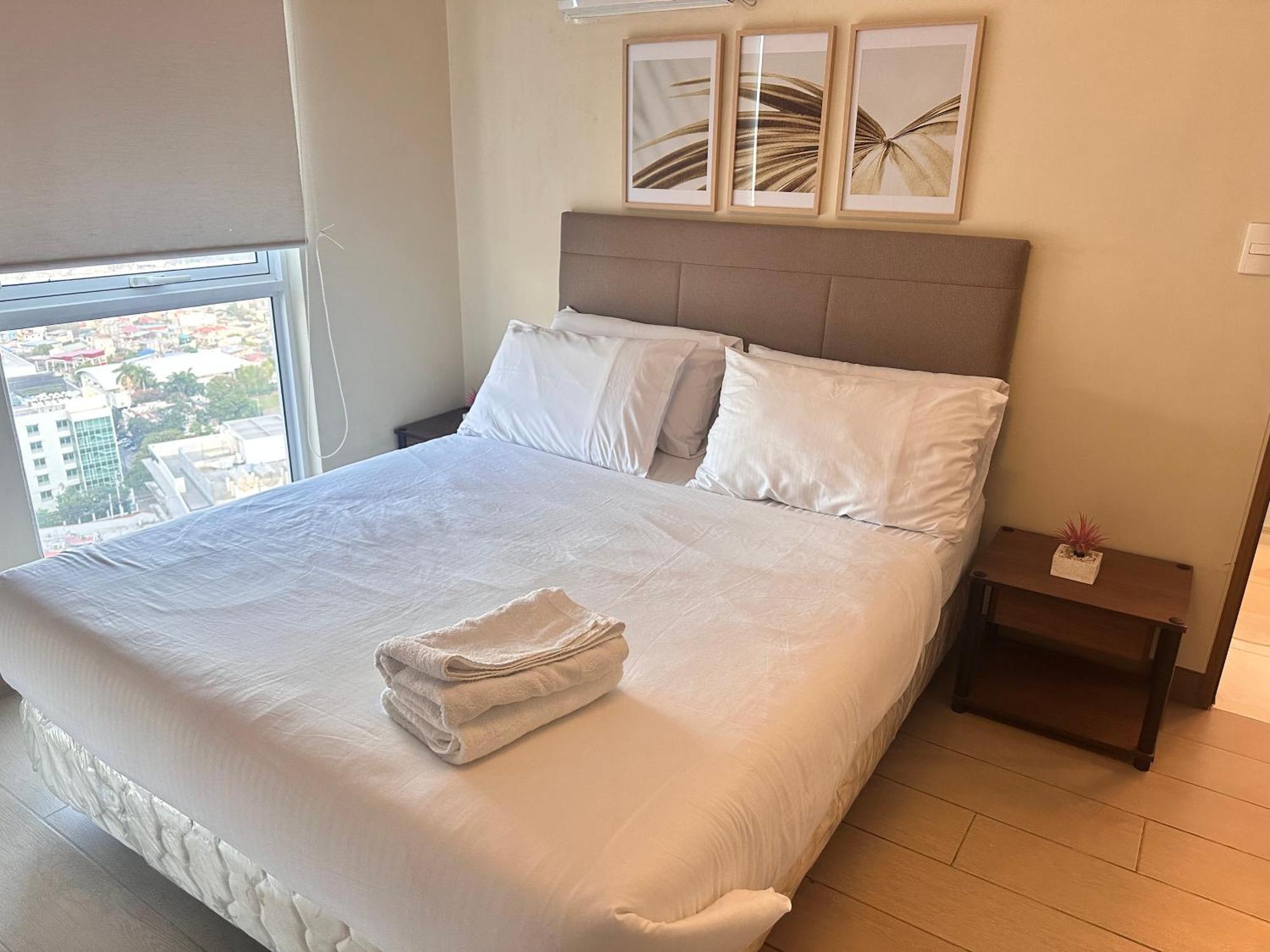 Apartment Premium Executive At Venice Luxury Residences Manila