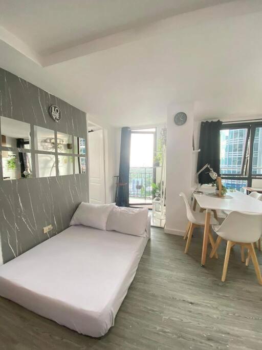 Apartment 180 Degree View In Ortigas