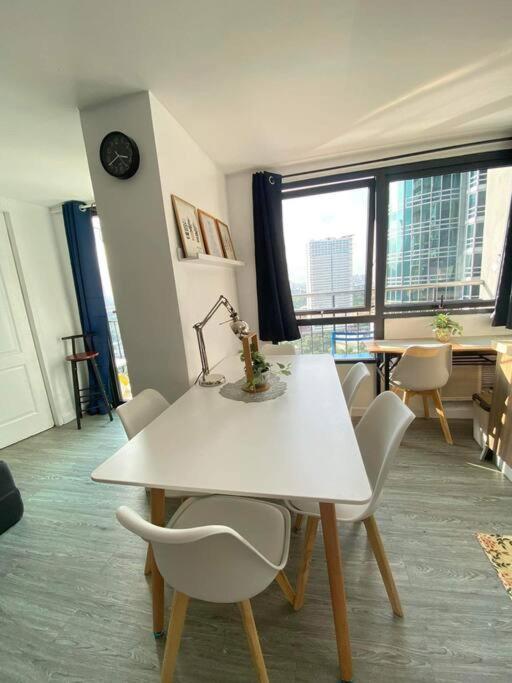 180 Degree View In Ortigas Apartment Manila