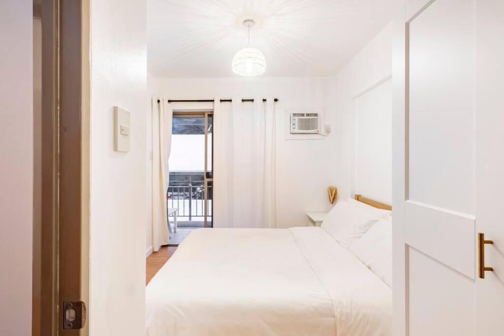 Coastal Inspired 2br I Fast Wi-fi I Near Bgc Apartment *