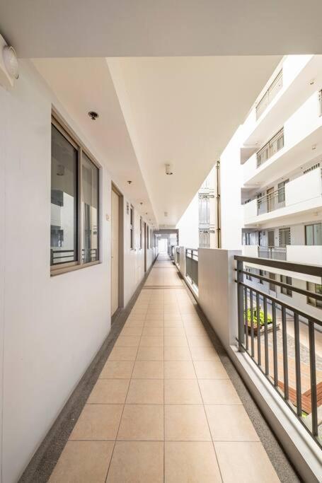 Apartment Coastal Inspired 2br I Fast Wi-fi I Near Bgc
