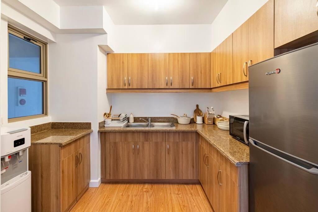 Apartment Coastal Inspired 2br I Fast Wi-fi I Near Bgc