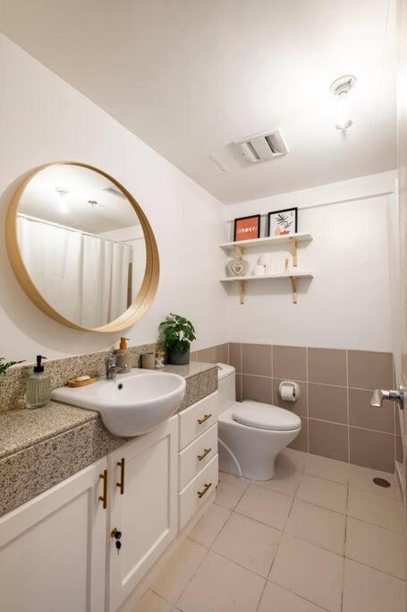 Apartment Coastal Inspired 2br I Fast Wi-fi I Near Bgc *