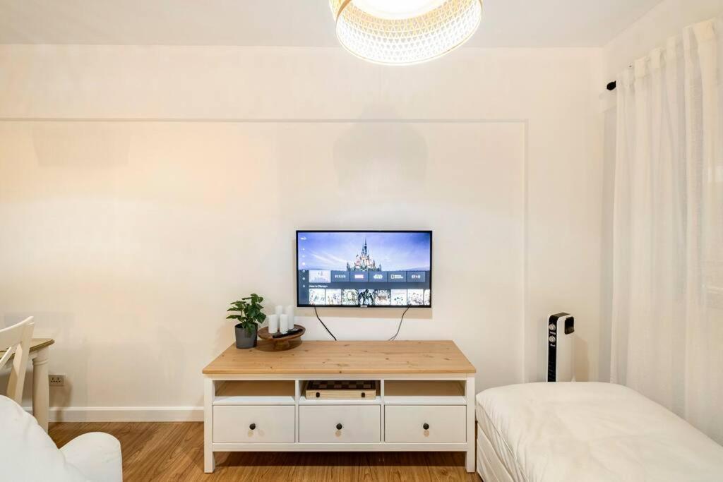 Coastal Inspired 2br I Fast Wi-fi I Near Bgc Apartment