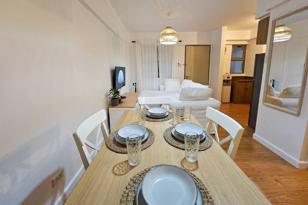 Coastal Inspired 2br I Fast Wi-fi I Near Bgc