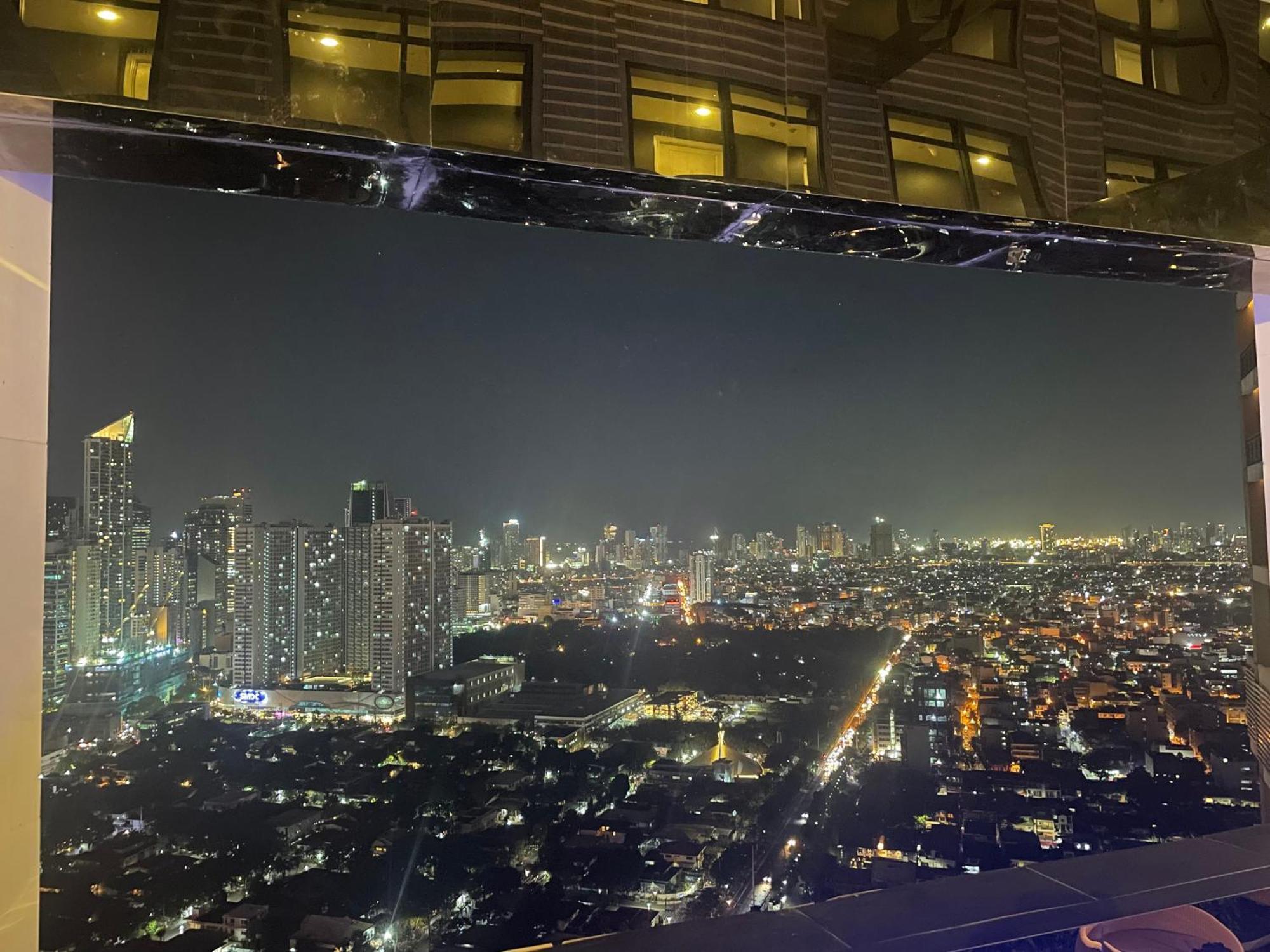Quiet With Fast Wifi, Own Balcony, Pool And Gym Manila