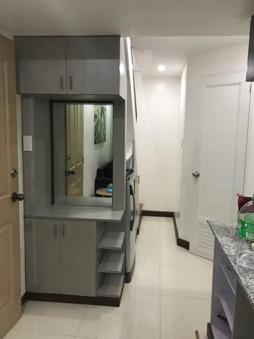 Loft Style Unit In Makati With Netflix Wifi Apartment