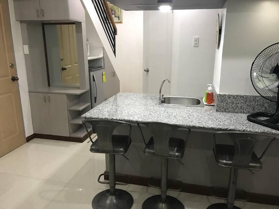 Loft Style Unit In Makati With Netflix Wifi * Manila