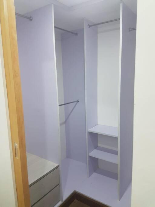 Loft Style Unit In Makati With Netflix Wifi Manila