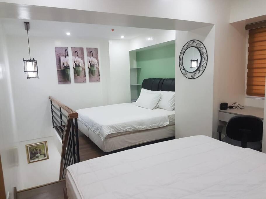 Apartment Loft Style Unit In Makati With Netflix Wifi