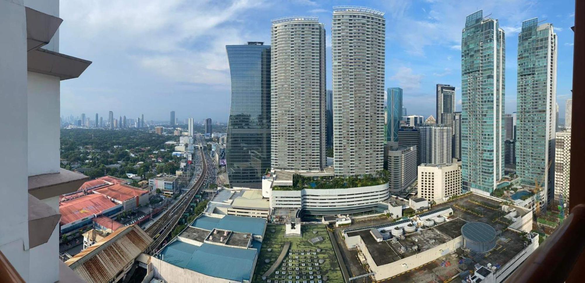 Amazing Views Across Shangrila Mall And Near Megamall Greenfield District Manila