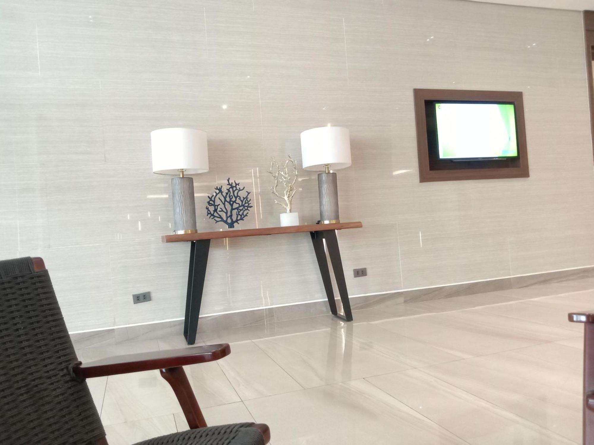 Free Wi-fi Luxurious Haven By The Bay - 2br Near Moa Picc Ccp Apartment Manila