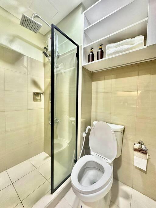 Blue Oikos Aesthetic 1br Pool View In Moa * Manila