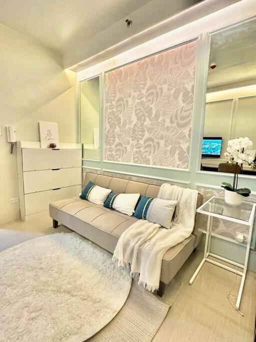 Blue Oikos Aesthetic 1br Pool View In Moa Apartment