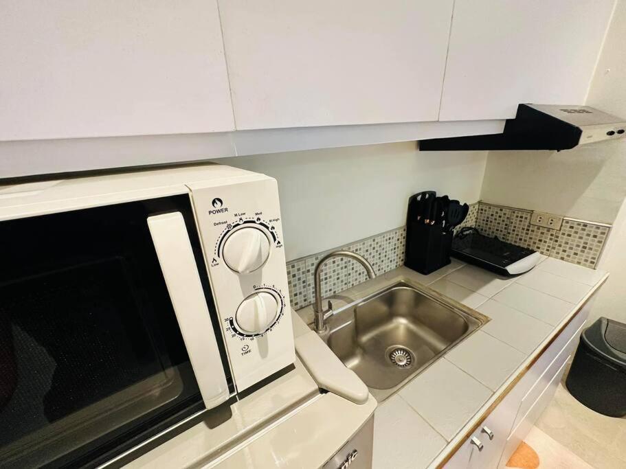 A2j Luxury 2br Bgc Loft Taguig Apartment