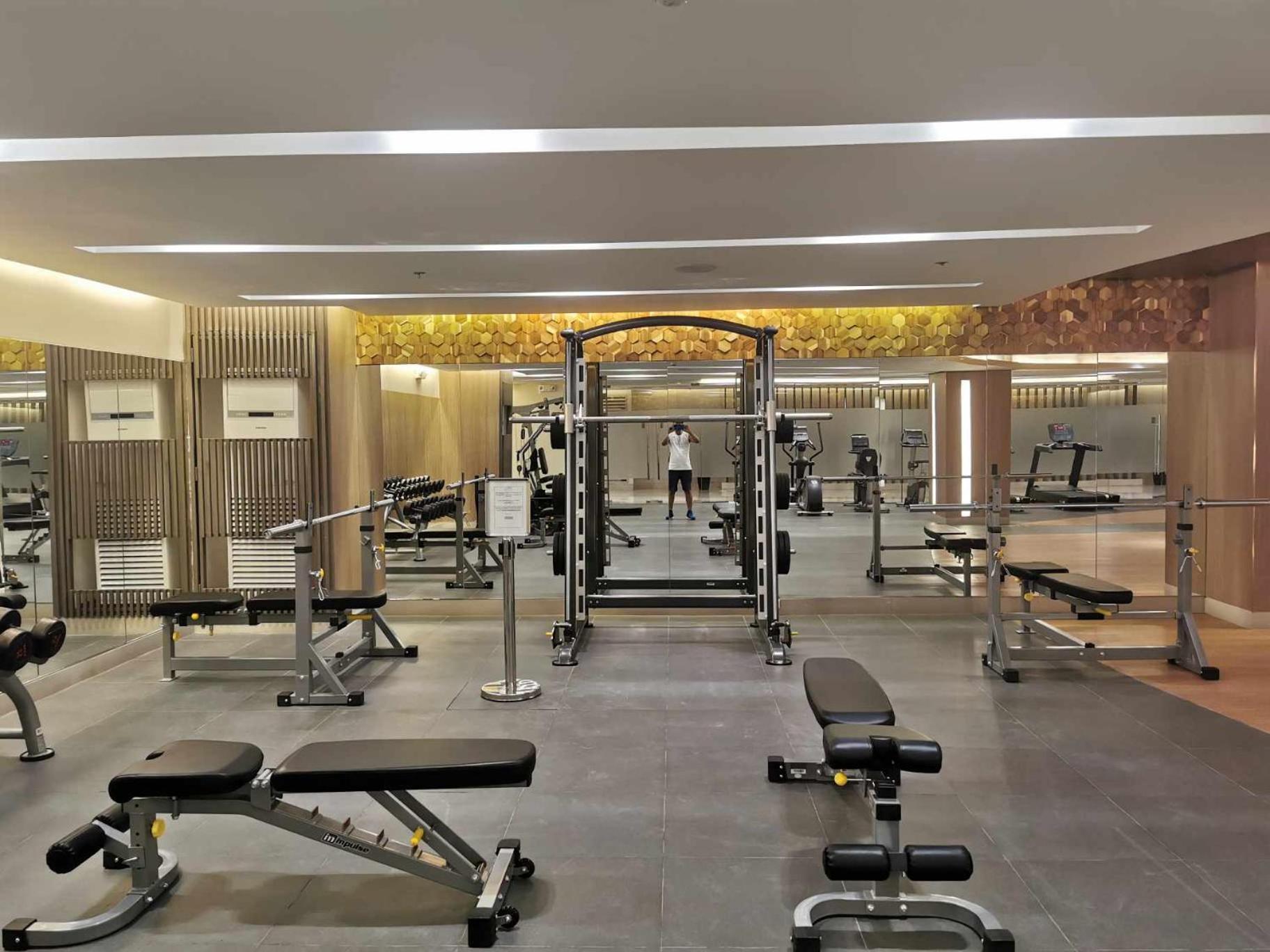 Apartment Mall Of Pasay Shore 3 Tower Condotel
