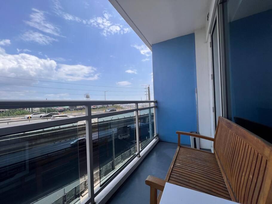 Azure Sakura With Netflix Apartment