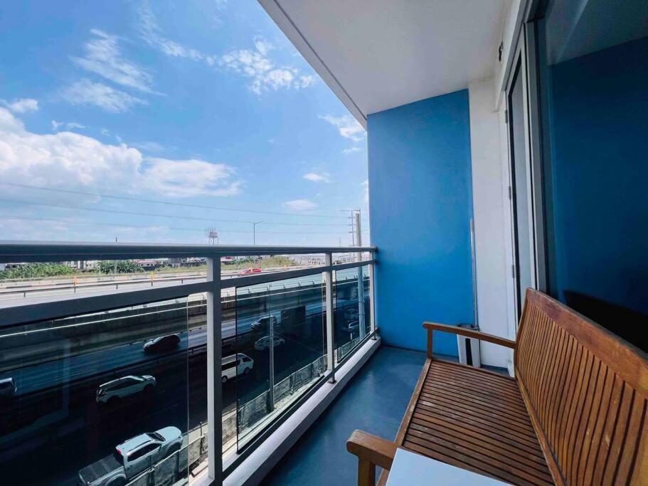 Azure Sakura With Netflix Apartment