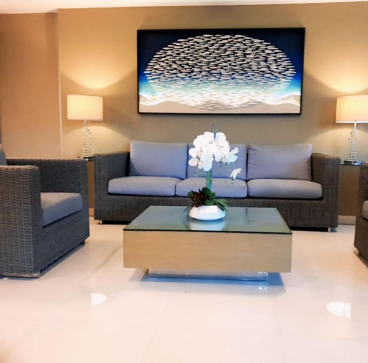 Sea Residences Moa - Rose Condotel Manila