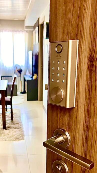 Elegant Corner Unit 2br With King Bed, Pool, Jacuzzi, Livetv,hbo Max, 270 Mbps & Free Parking Near Moa Apartment