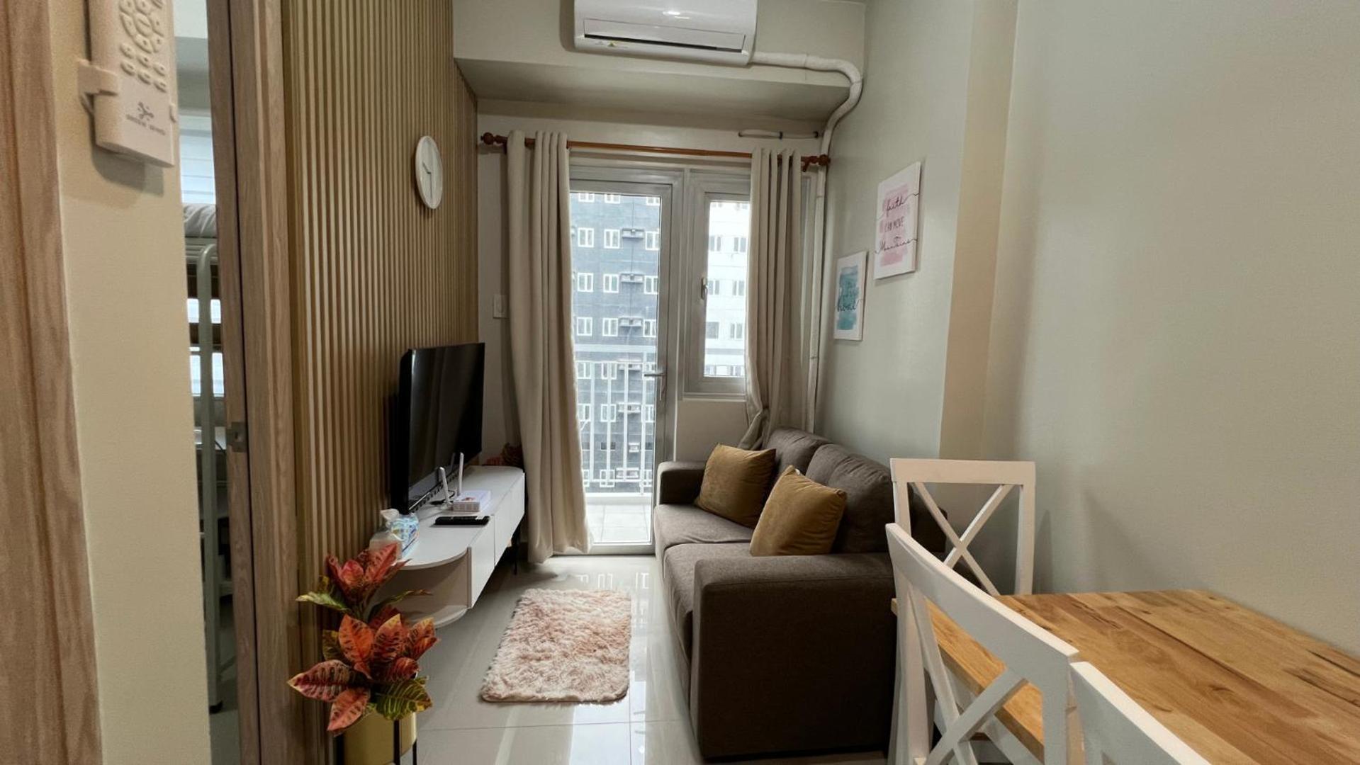 Apartment Urbanease Living At Charm Residences Near Sta Lucia Mall And Robinsons Mall Manila