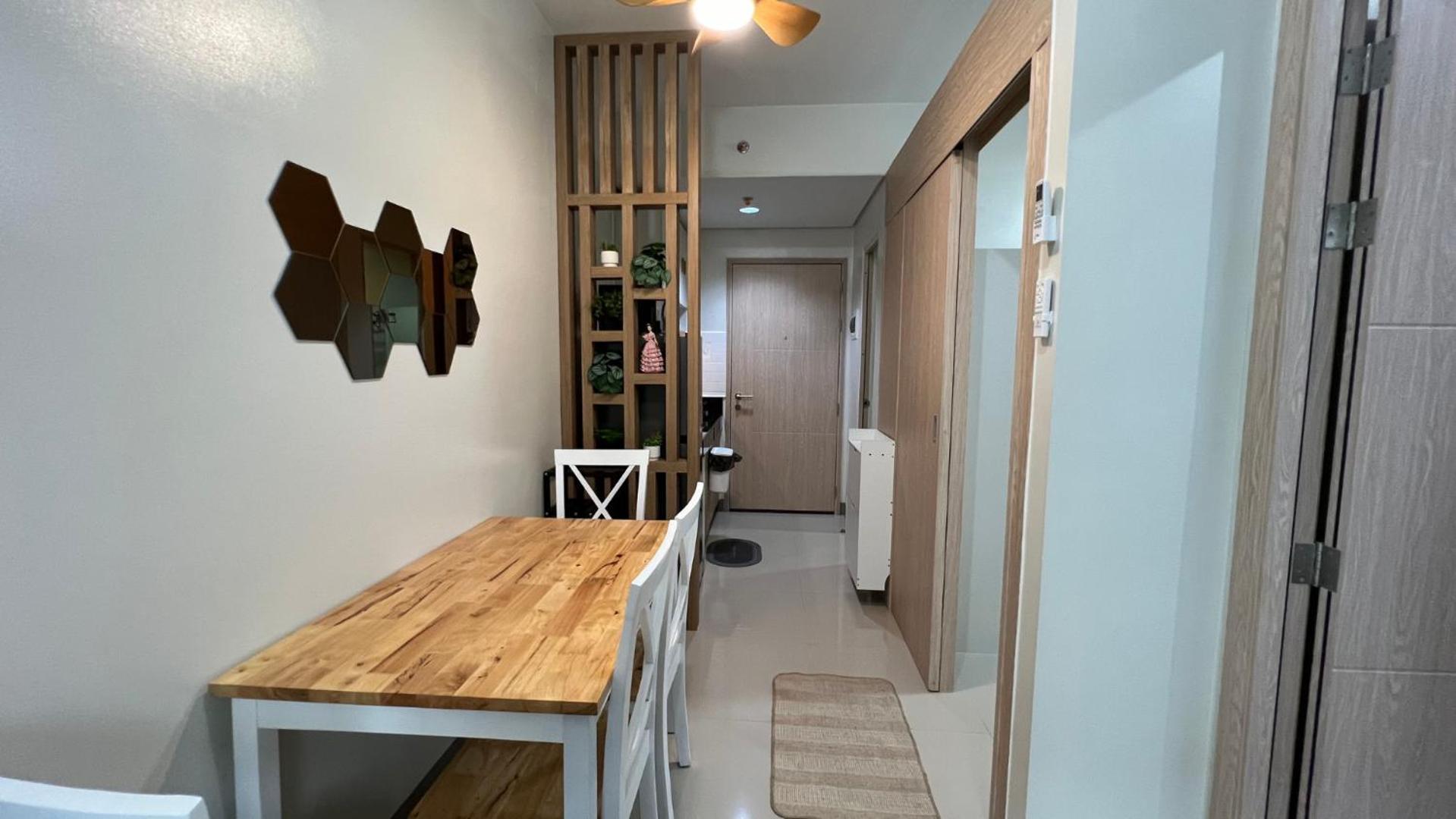Apartment Urbanease Living At Charm Residences Near Sta Lucia Mall And Robinsons Mall