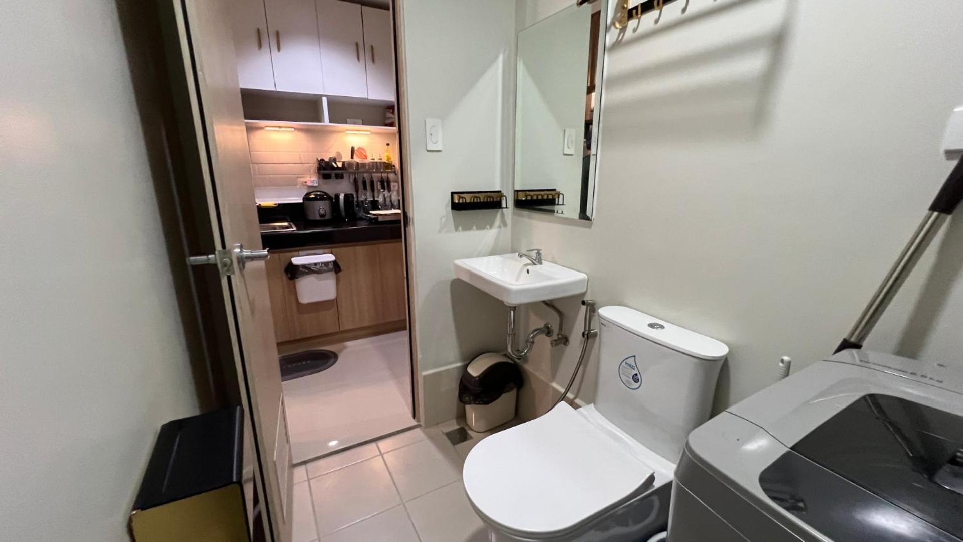 Urbanease Living At Charm Residences Near Sta Lucia Mall And Robinsons Mall Apartment *