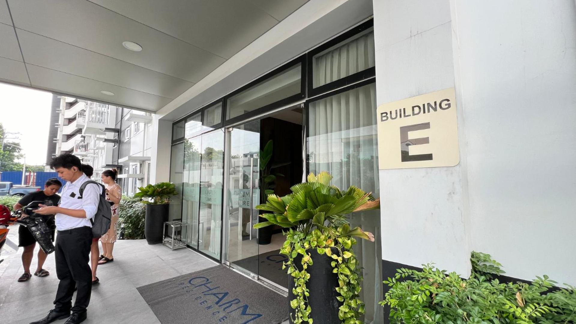 Apartment Urbanease Living At Charm Residences Near Sta Lucia Mall And Robinsons Mall Manila