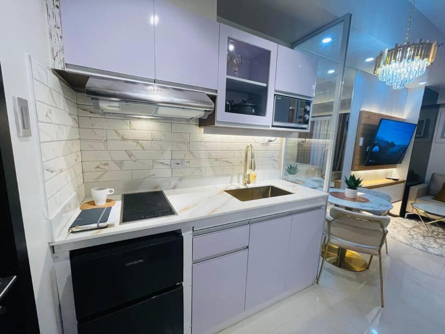 Apartment Marias Near Bay Free Use Of Pool Manila