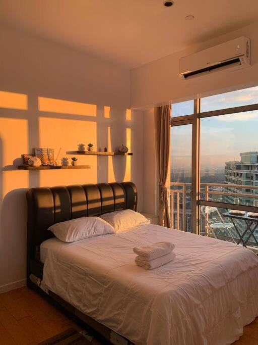 Apartment Acqua Private Iguazu Tower 50th Floor Manila