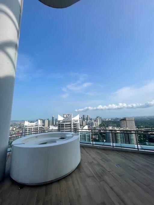 Apartment Acqua Private Iguazu Tower 50th Floor Manila