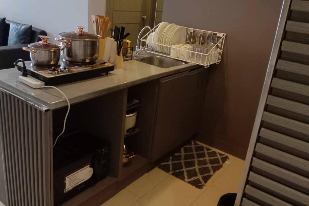 Big Family With 200mbps Wi-fi In Makati Ave * Manila