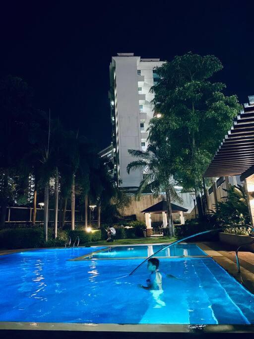Sunny Solace A Homey In Filinvest Alabang Apartment