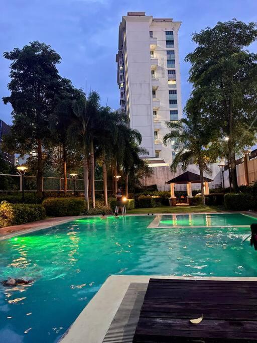 Apartment Sunny Solace A Homey In Filinvest Alabang *