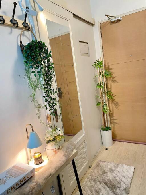 Sunny Solace A Homey In Filinvest Alabang Apartment *
