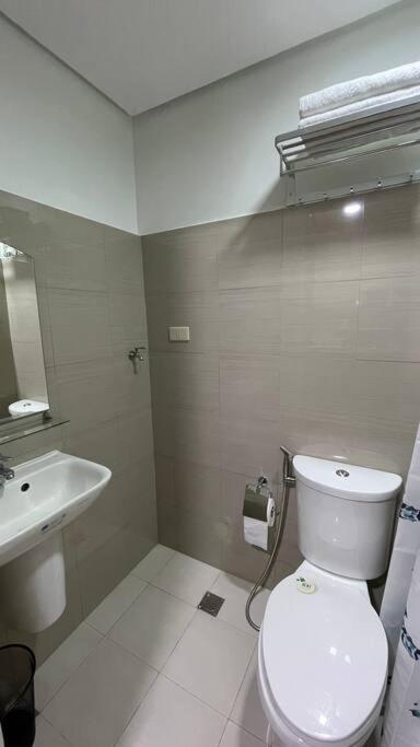 Cozy With Balcony Pool View Netflix And Wi-fi Near Mall Of *