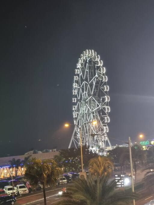 Apartment Cozy With Balcony Pool View Netflix And Wi-fi Near Mall Of