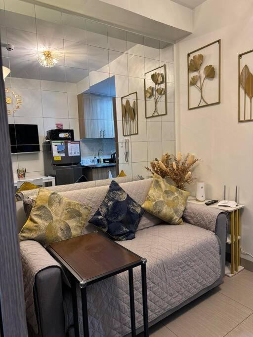 Cozy With Balcony Pool View Netflix And Wi-fi Near Mall Of * Manila