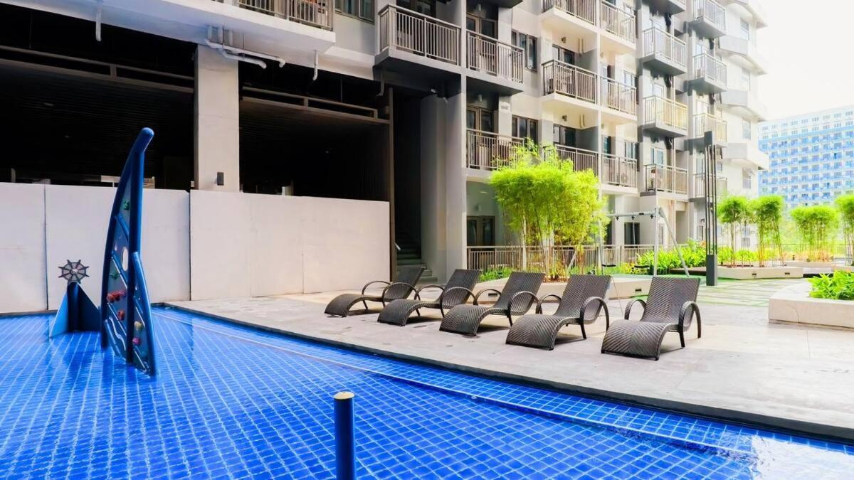 Urban Oasis: Prime With Airport Convenience Manila