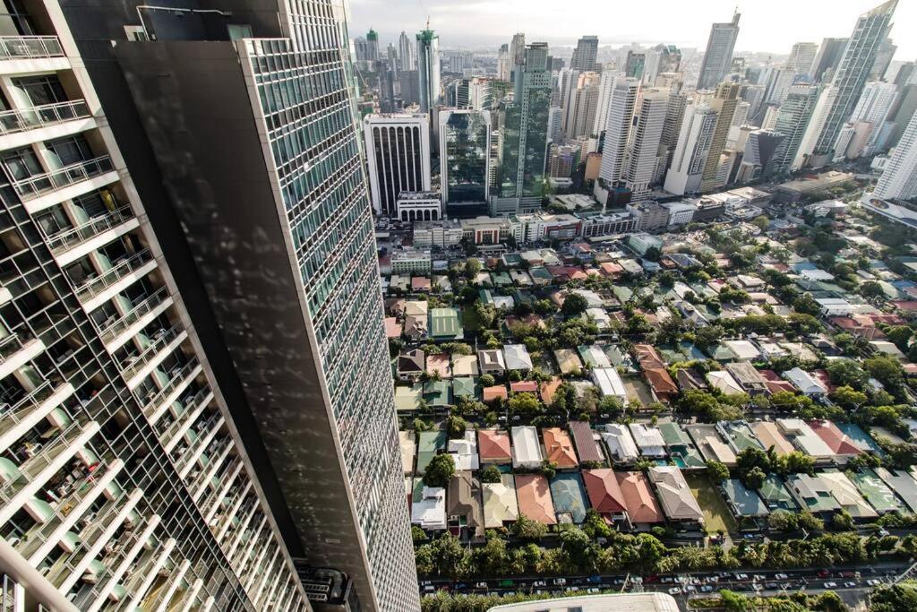 Gramercy French Rustic 2br Penthouse 60th Flr With Awesome View! * Manila
