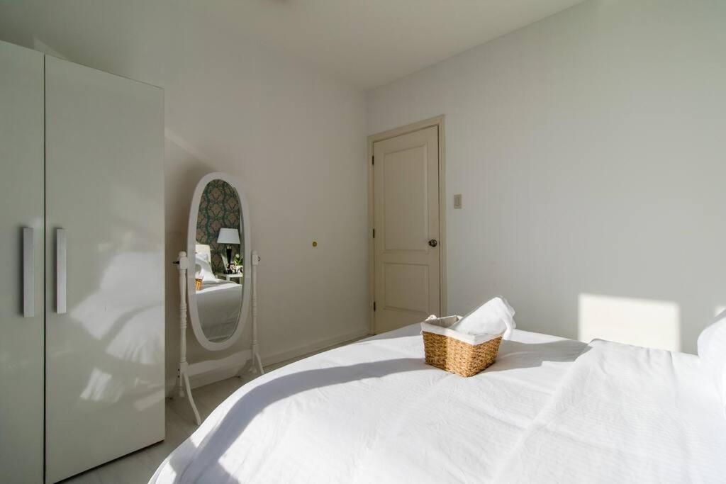 Gramercy French Rustic 2br Penthouse 60th Flr With Awesome View! Apartment Manila