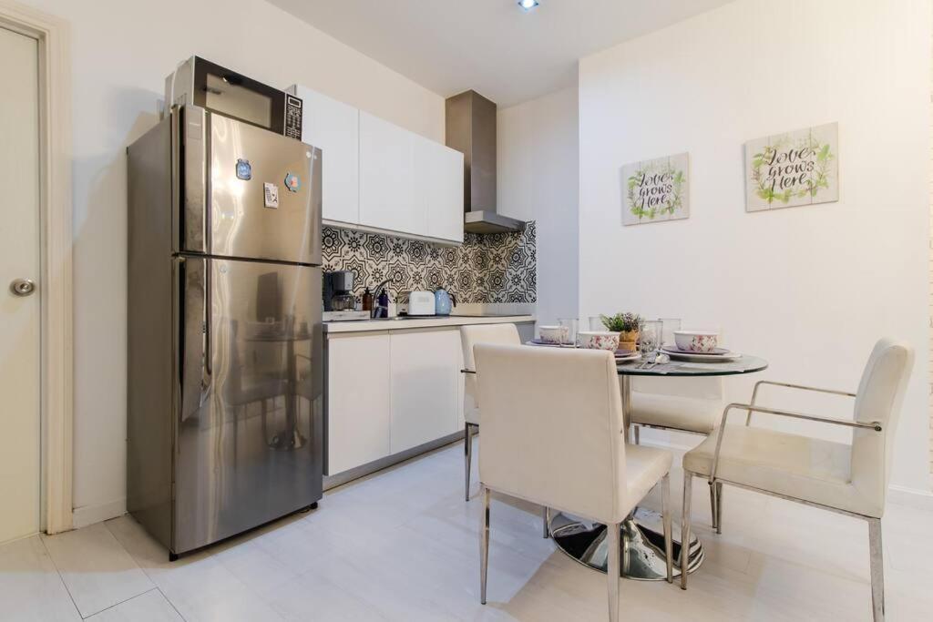 Apartment Gramercy French Rustic 2br Penthouse 60th Flr With Awesome View!