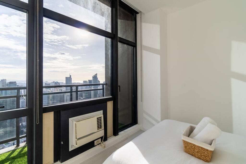 Apartment Gramercy French Rustic 2br Penthouse 60th Flr With Awesome View! *