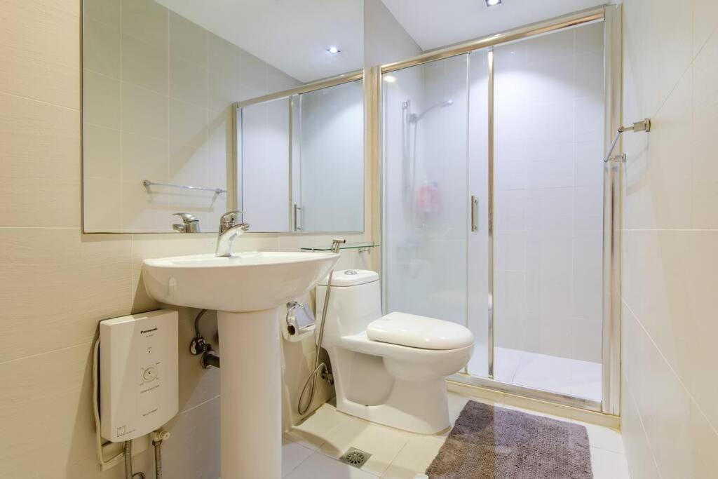 Gramercy French Rustic 2br Penthouse 60th Flr With Awesome View! Apartment