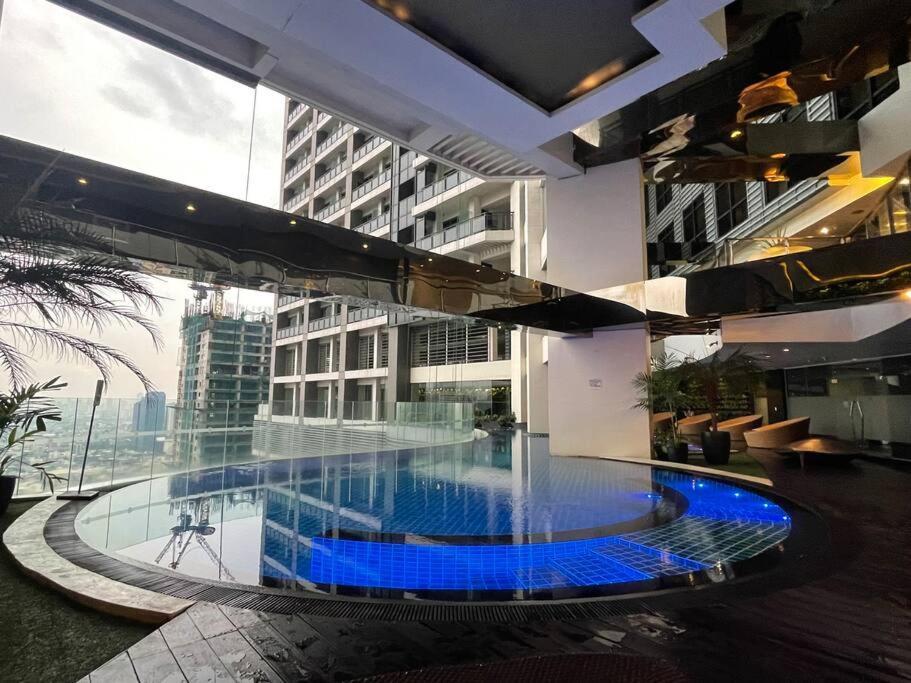 Apartment Gramercy French Rustic 2br Penthouse 60th Flr With Awesome View! *
