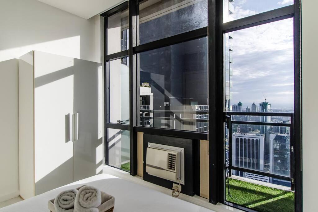 Apartment Gramercy French Rustic 2br Penthouse 60th Flr With Awesome View! Manila