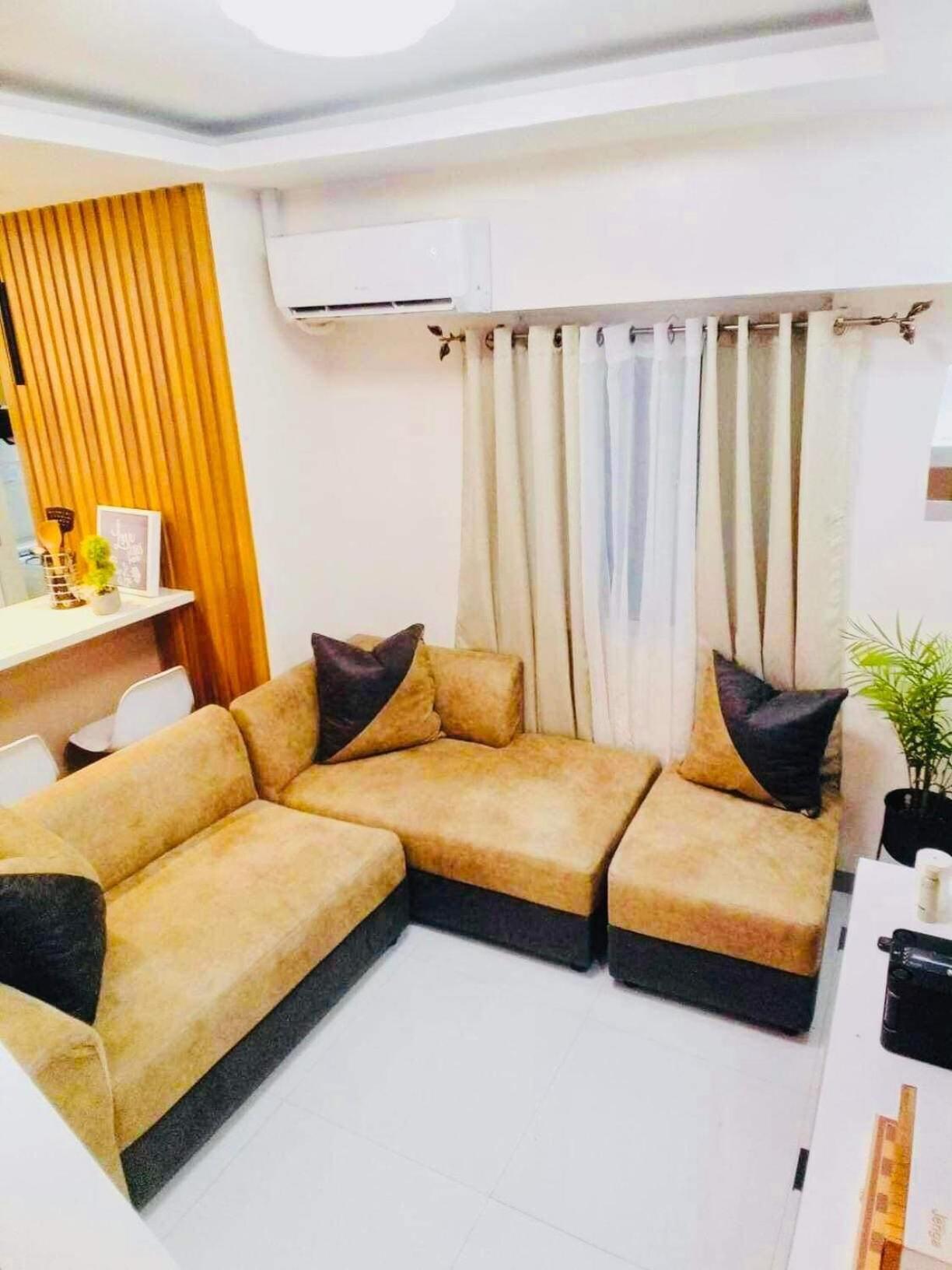 Cylos Place * Manila