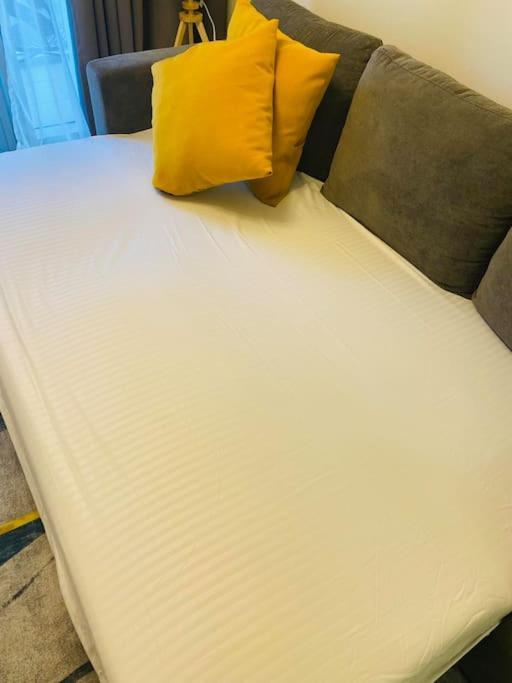 Apartment Faye's Cozy & Modern 1br At Uptown Bgc Manila