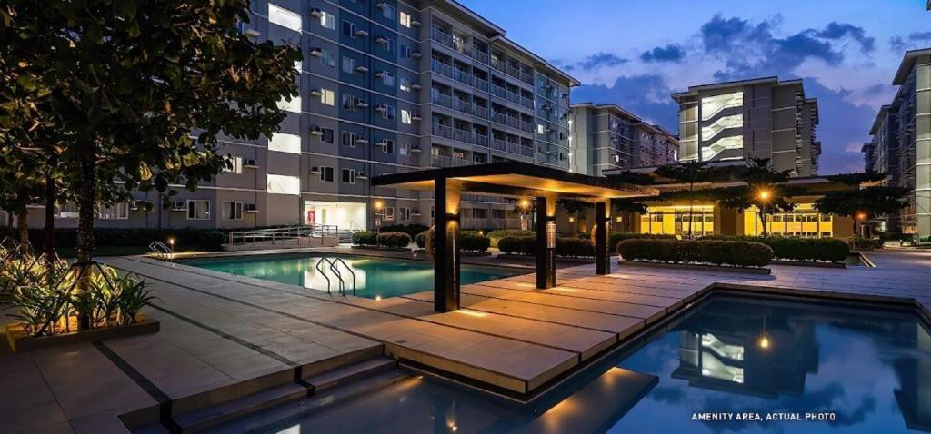 George 2br Netflix Pool Wi-fi Trees Residences Qc Apartment *