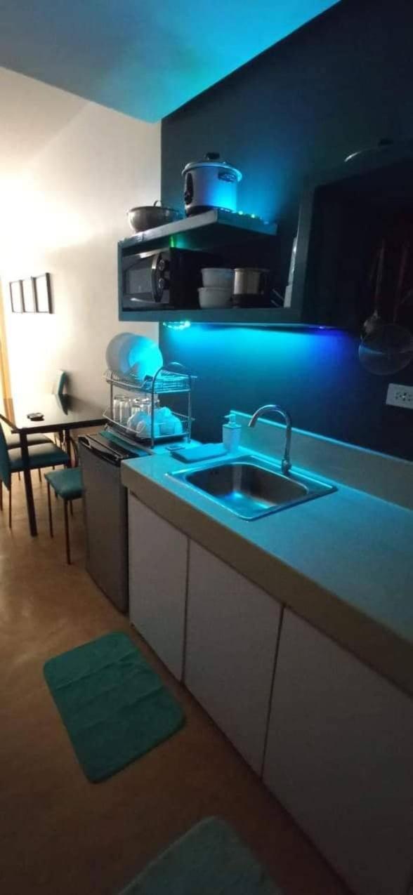 Apartment George 2br Netflix Pool Wi-fi Trees Residences Qc Manila